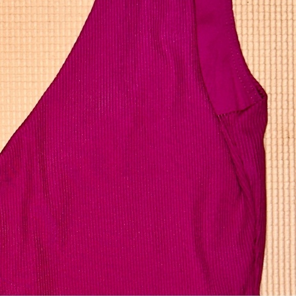 House of Harlow 1960 Ribbed Double V Bodysuit - Picture 3 of 3